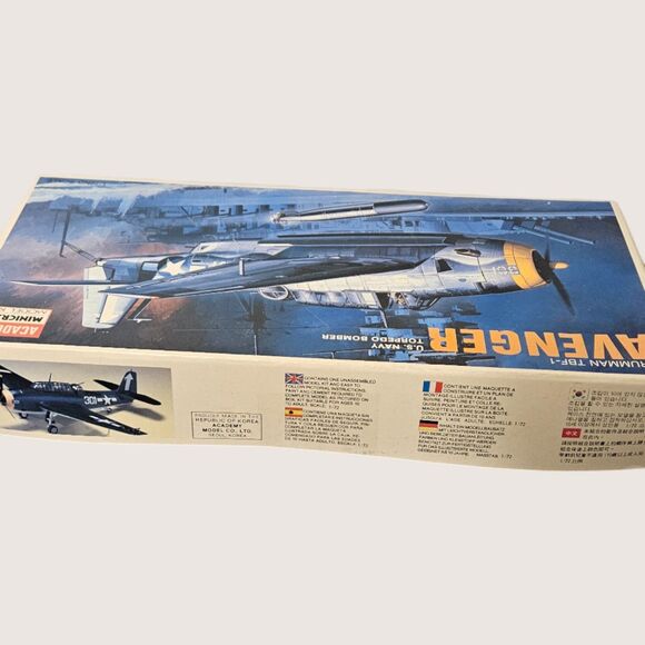 Grummen TBF-1 Avenger US Navy Torpedo Bomber -_ ITEM #4308 - Picture 2 of 5